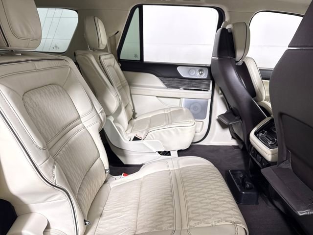 Used 2020 Lincoln Navigator L Black Label w/ Cargo Convenience Package image 15