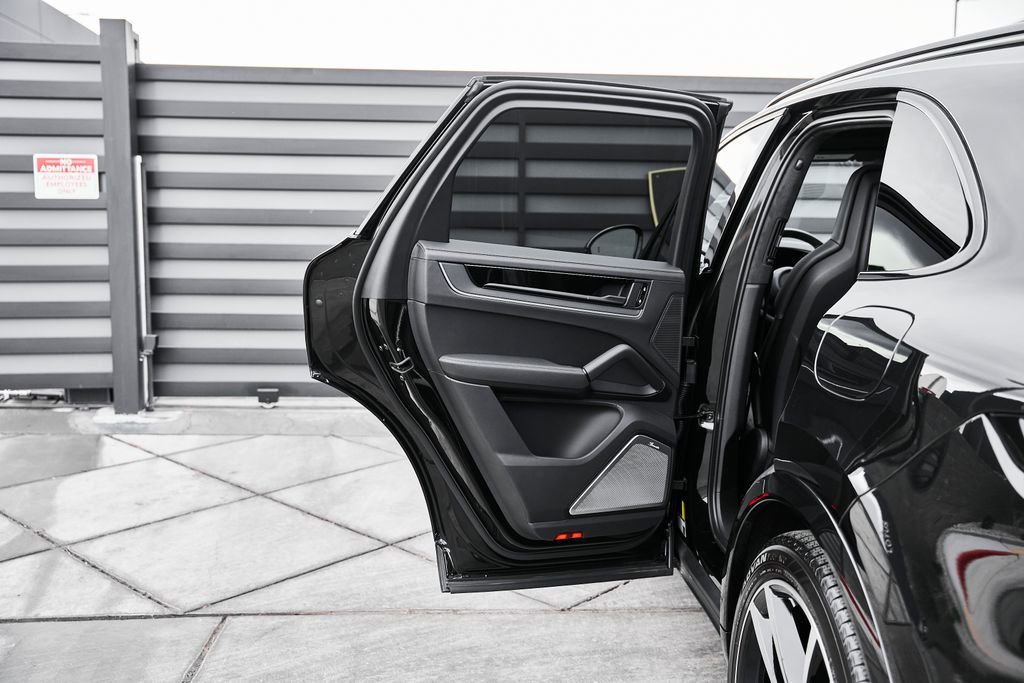 Used 2026 Porsche Cayenne Turbo image 29