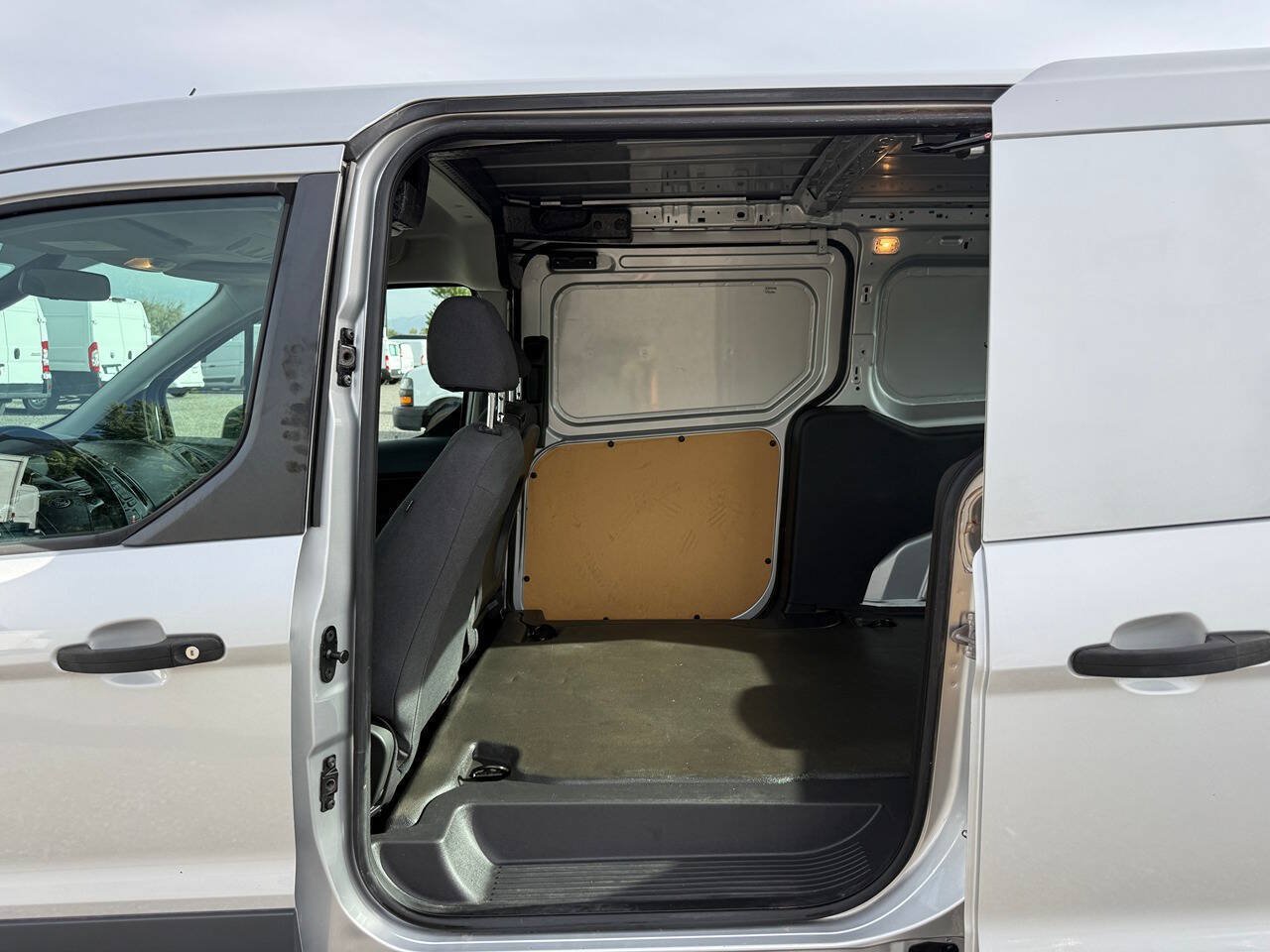 Used 2018 Ford Transit Connect XL FWD image 24