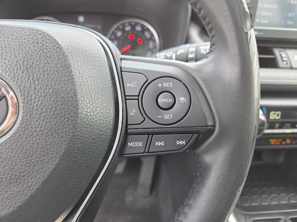 Used 2022 Toyota RAV4 XLE Premium FWD image 34