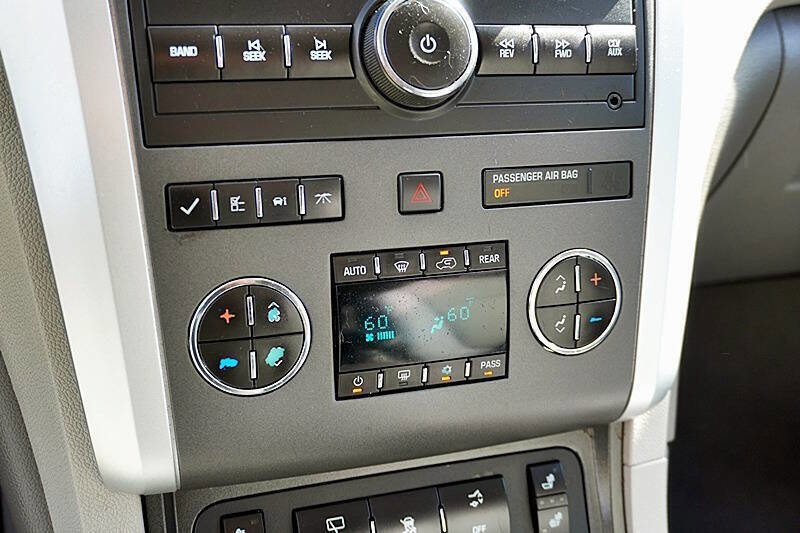 Used 2012 Chevrolet Traverse LT image 28