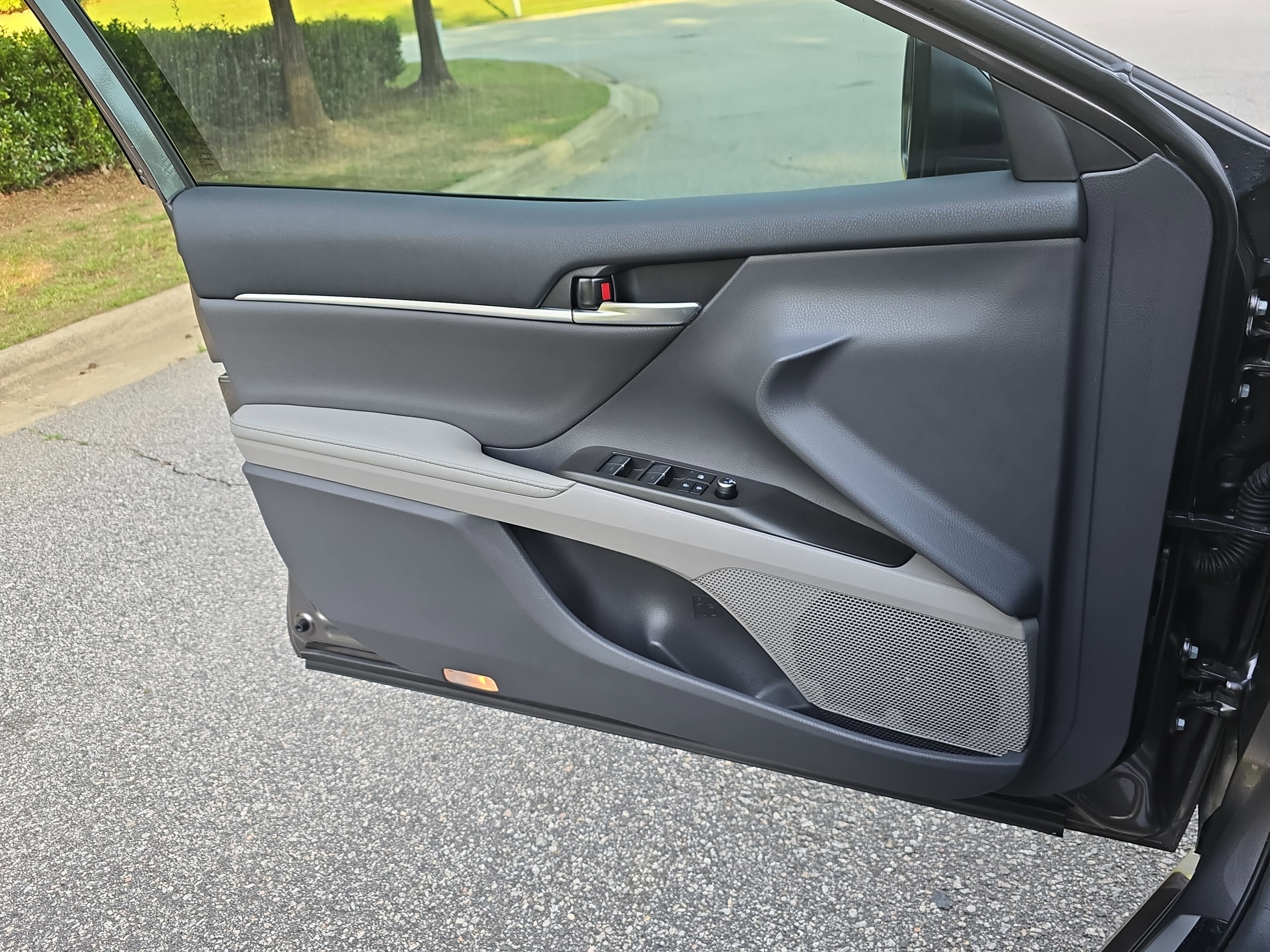 Used 2023 Toyota Camry XSE FWD image 26