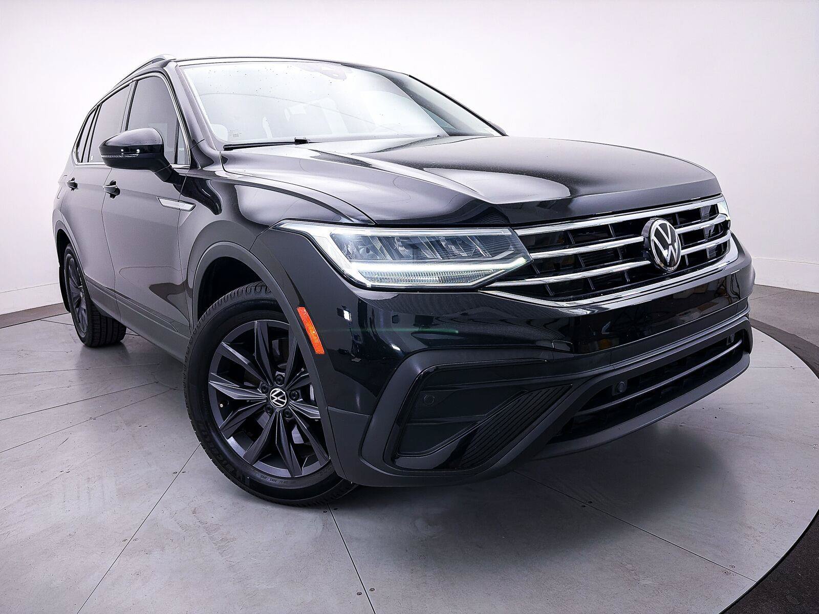 Used 2022 Volkswagen Tiguan SE FWD image 3