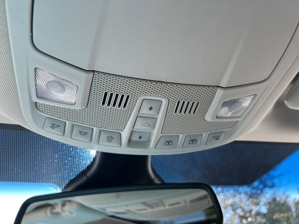 Used 2020 Ford Edge SEL w/ Cold Weather Package image 40