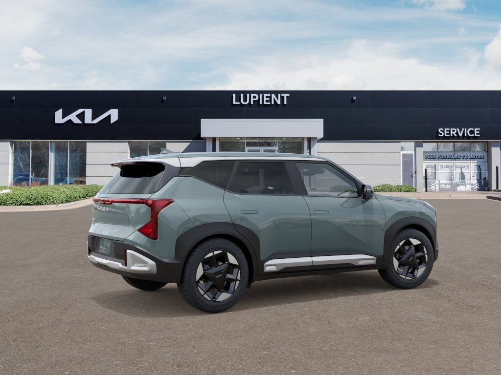 New 2027 Kia Seltos S FWD image 8