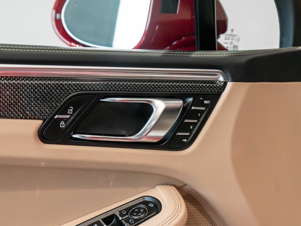 Certified 2025 Porsche Macan GTS AWD/4WD image 15