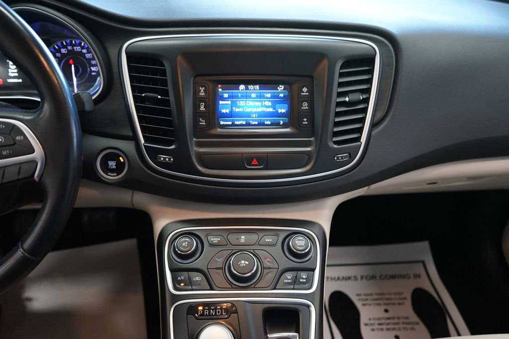 Used 2015 Chrysler 200 Limited w/ Convenience Group FWD image 7
