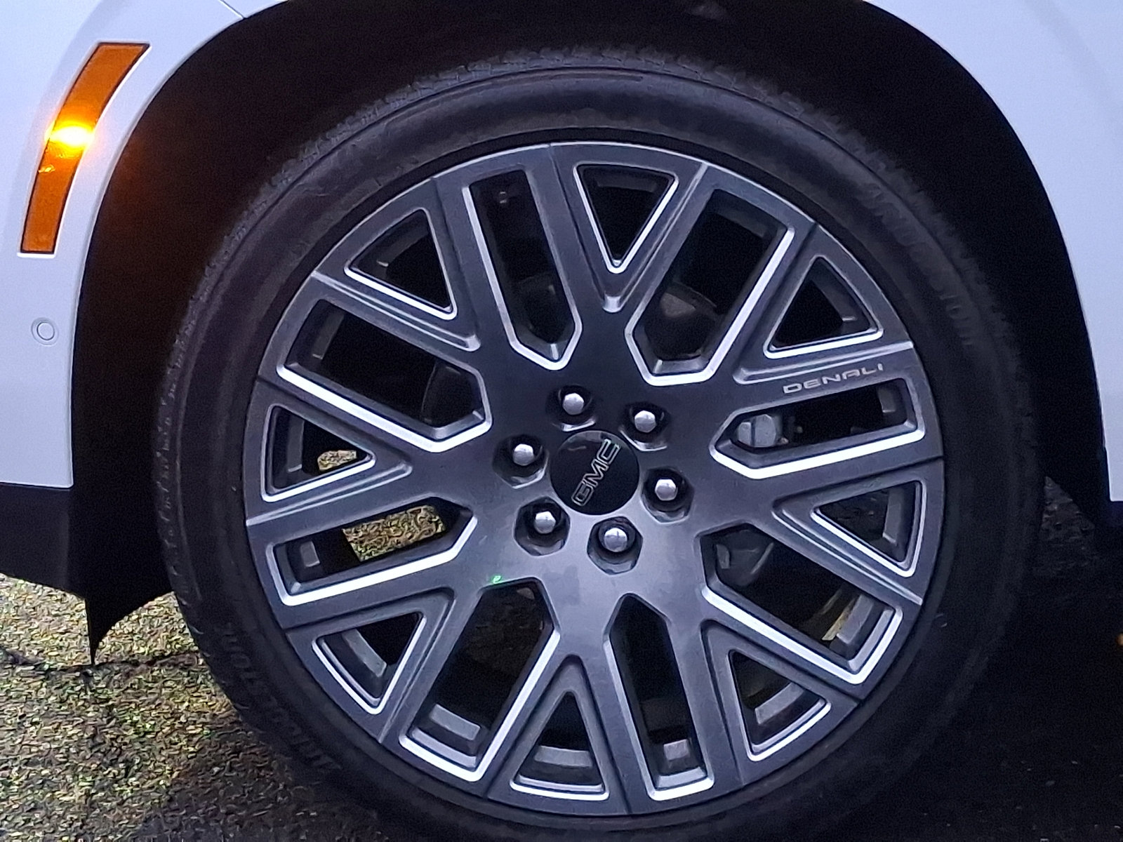 Certified 2025 GMC Yukon XL Denali Ultimate w/ LPO, Illumination Package image 28