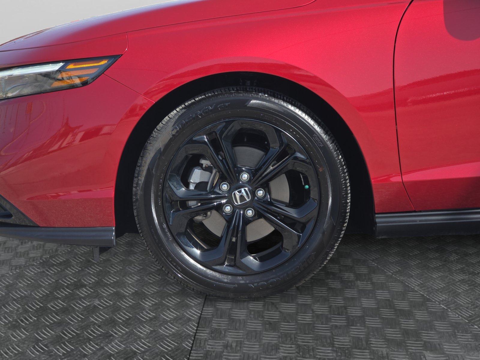 Used 2025 Honda Accord SE image 9