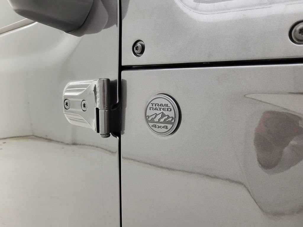 Used 2025 Jeep Wrangler Sport S image 21