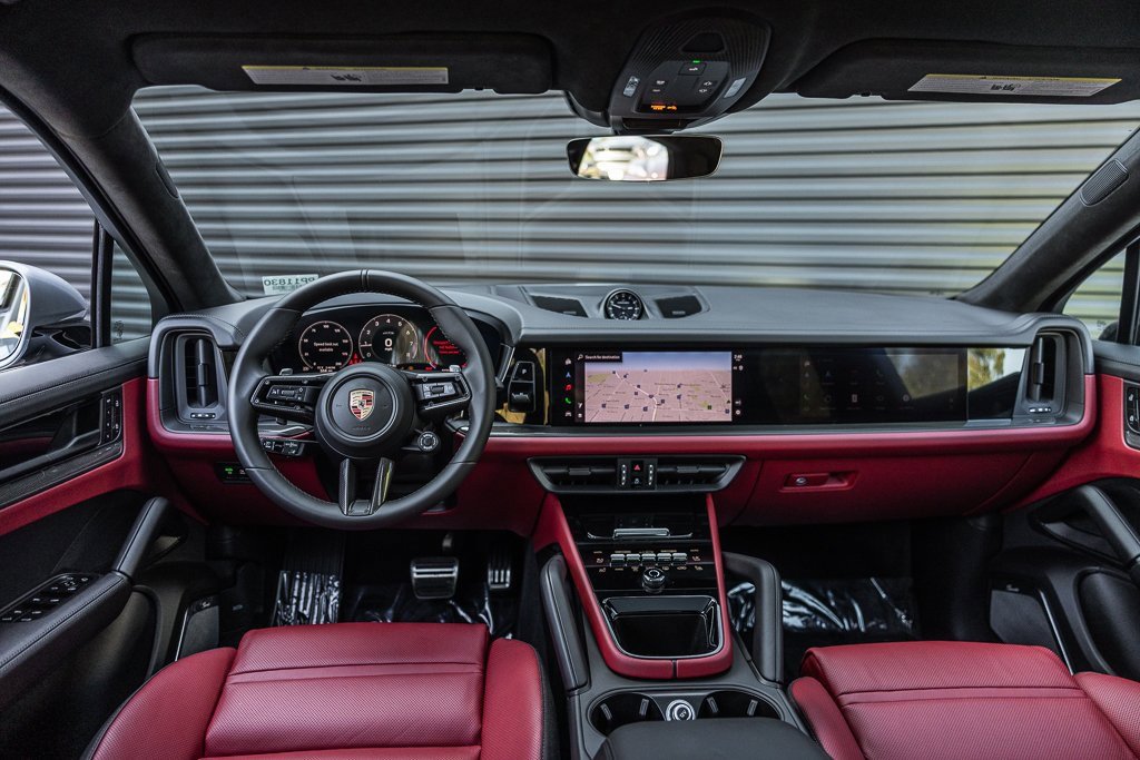 Certified 2025 Porsche Cayenne GTS image 12