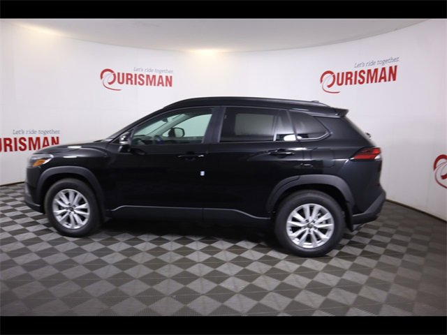 Used 2026 Toyota Corolla Cross LE image 11