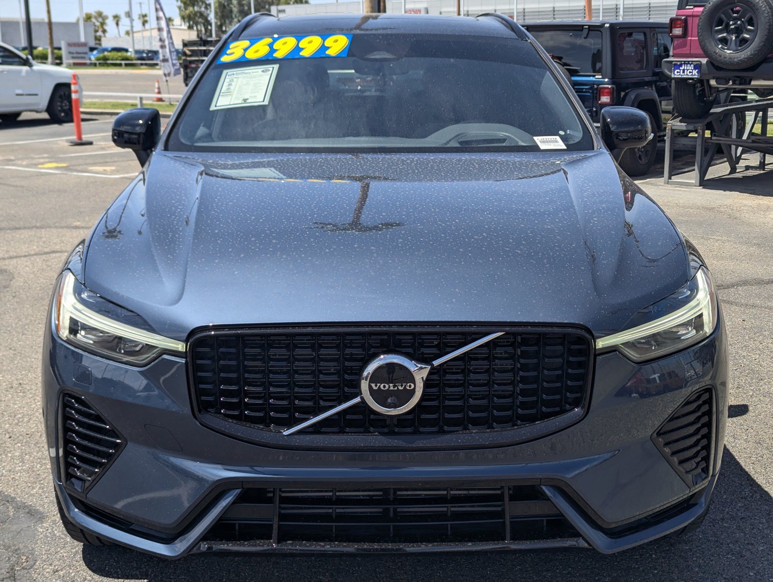 Used 2022 Volvo XC60 T8 R-Design w/ Advanced Package AWD/4WD image 6