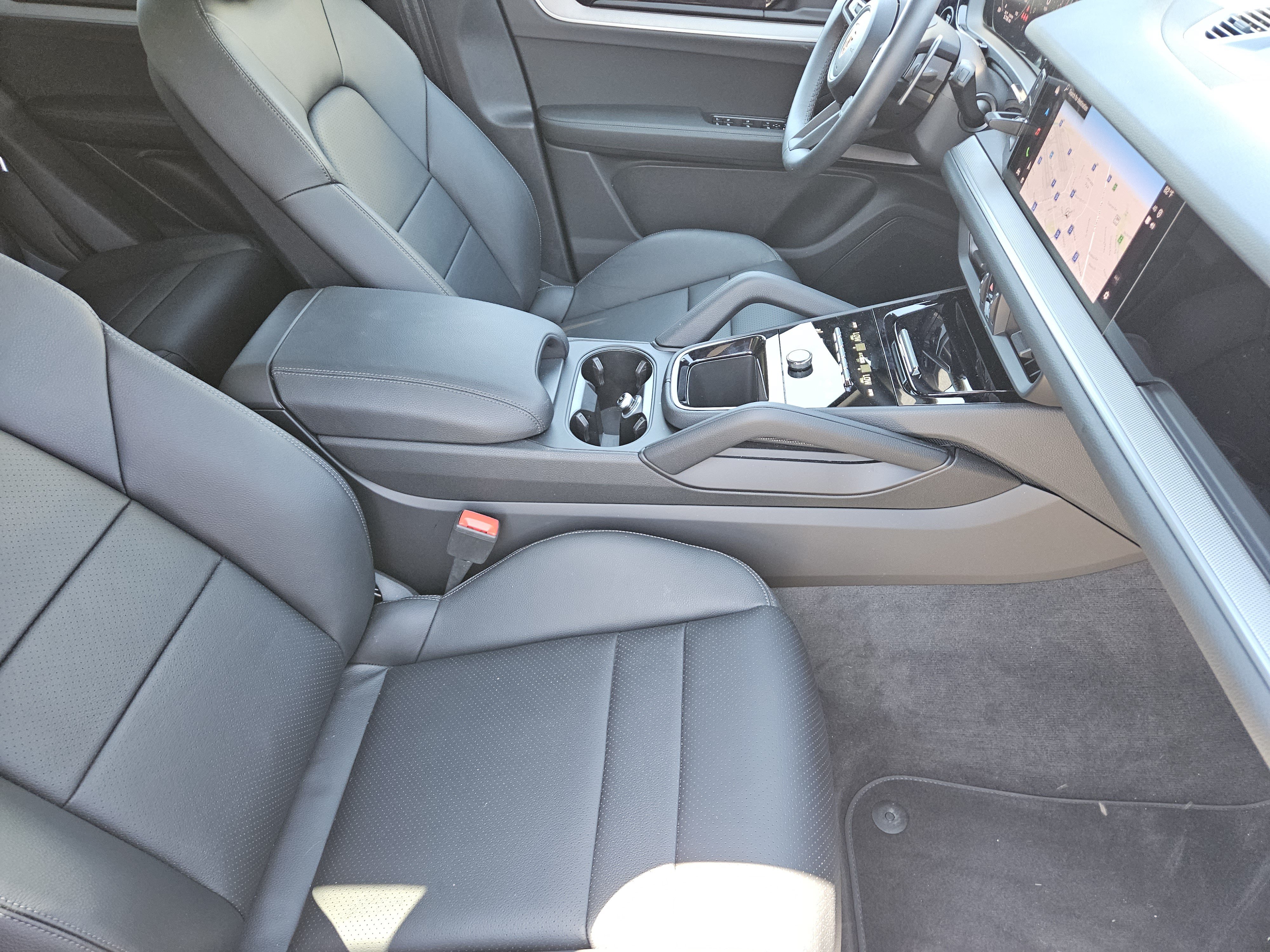 Certified 2026 Porsche Cayenne AWD/4WD image 15