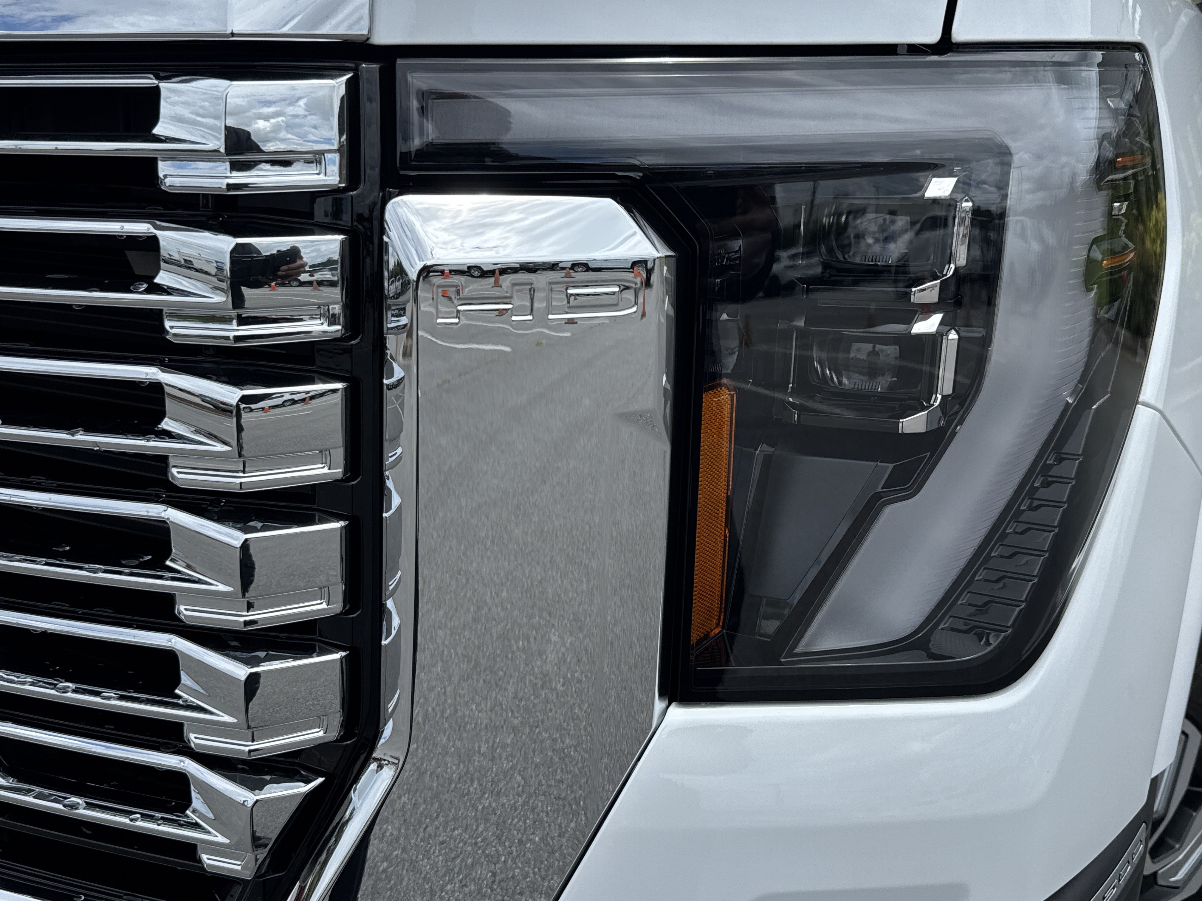 New 2026 GMC Sierra 2500 Denali w/ Denali Reserve Package AWD/4WD image 7