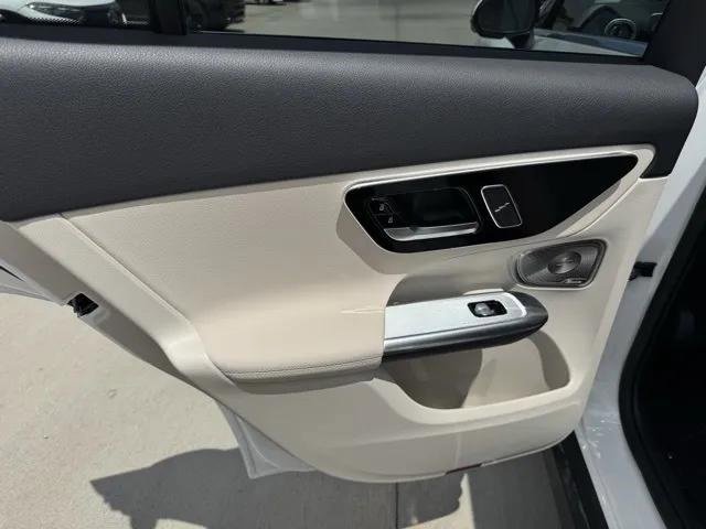 New 2025 Mercedes-Benz GLC 300 image 13