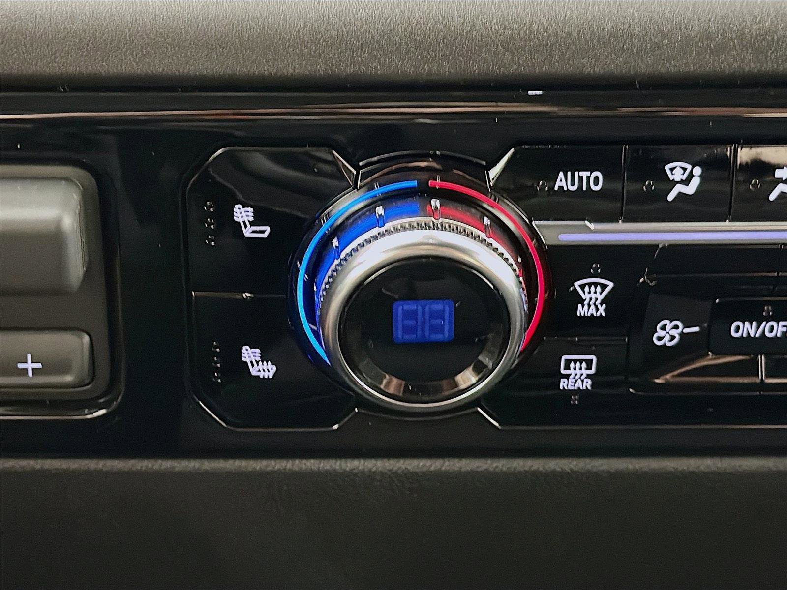 New 2026 GMC Sierra 3500 SLE w/ SLE Value Package image 21