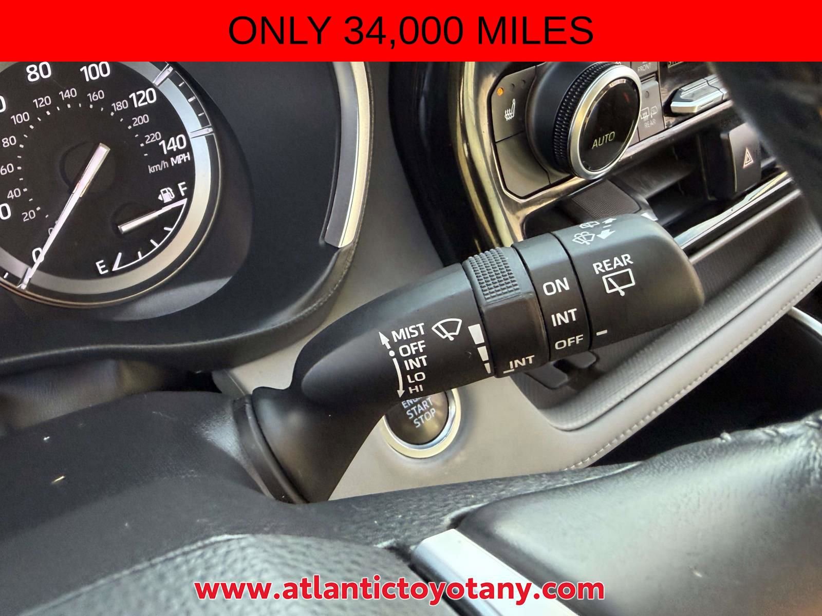 Used 2021 Toyota Highlander XLE AWD/4WD image 30