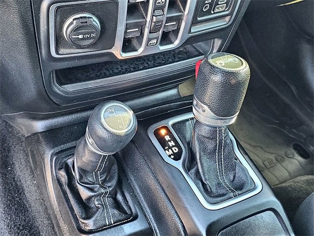 Used 2018 Jeep Wrangler Unlimited Sahara image 27