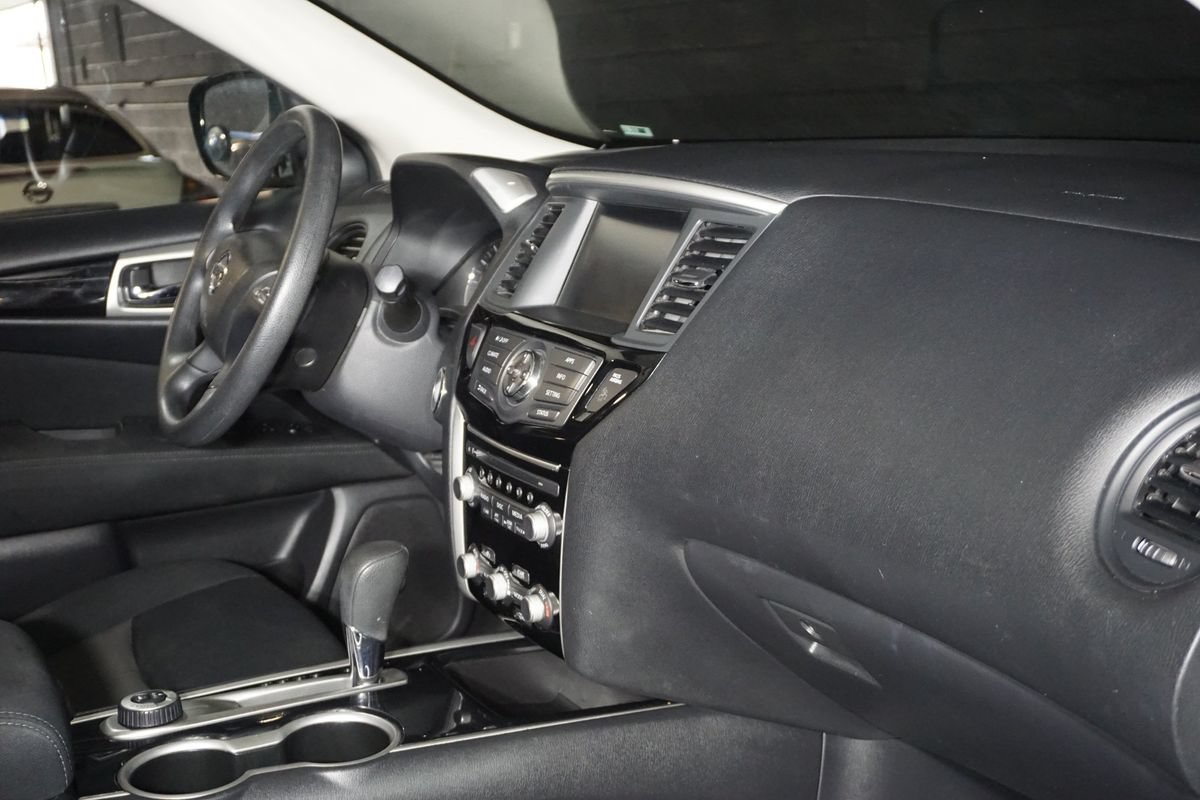 Used 2017 Nissan Pathfinder S AWD/4WD image 17