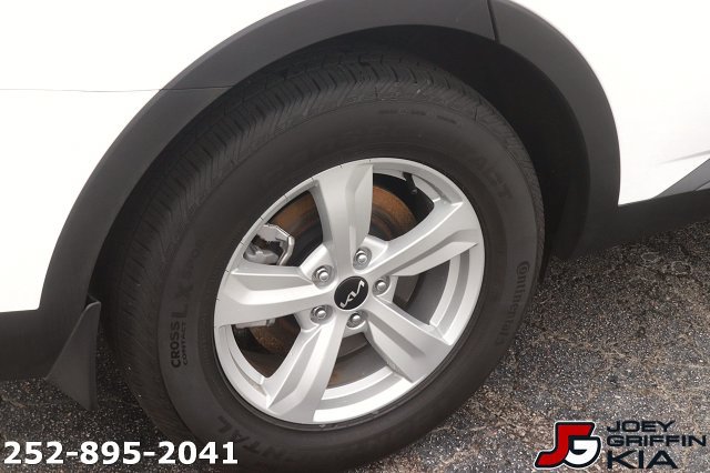 Certified 2026 Kia Sorento LX FWD image 9