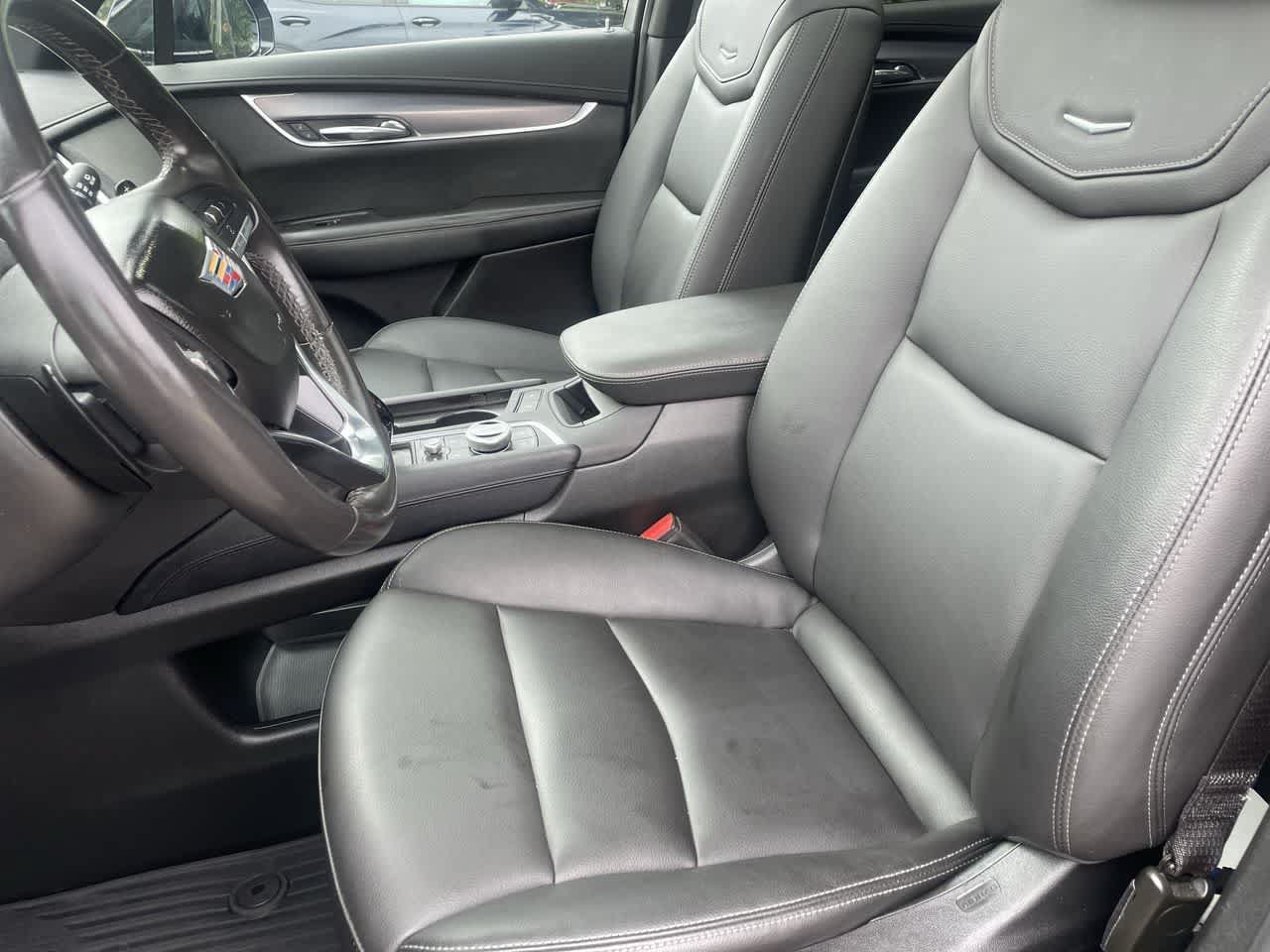 Certified 2024 Cadillac XT6 Luxury AWD/4WD image 12