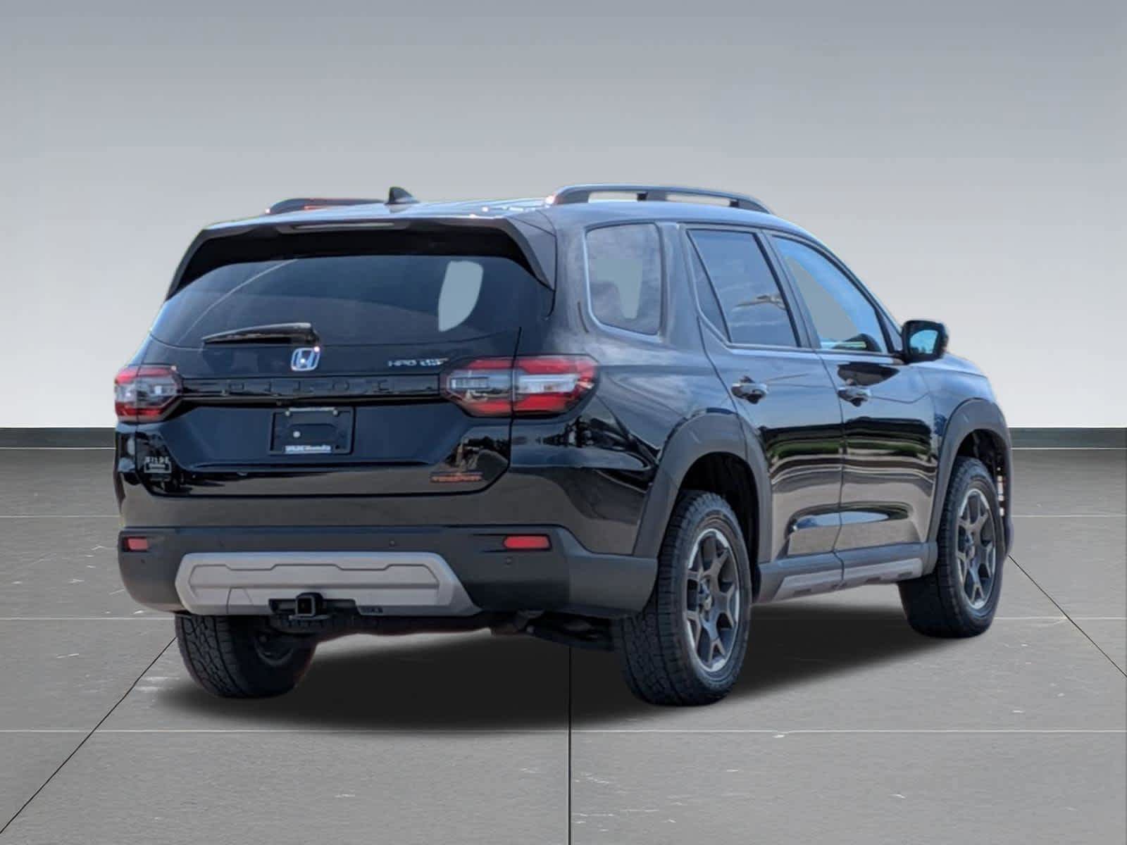 Certified 2024 Honda Pilot TrailSport image 5