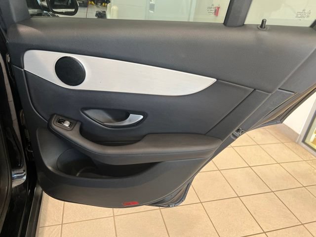 Used 2021 Mercedes-Benz GLC 300 4MATIC image 19