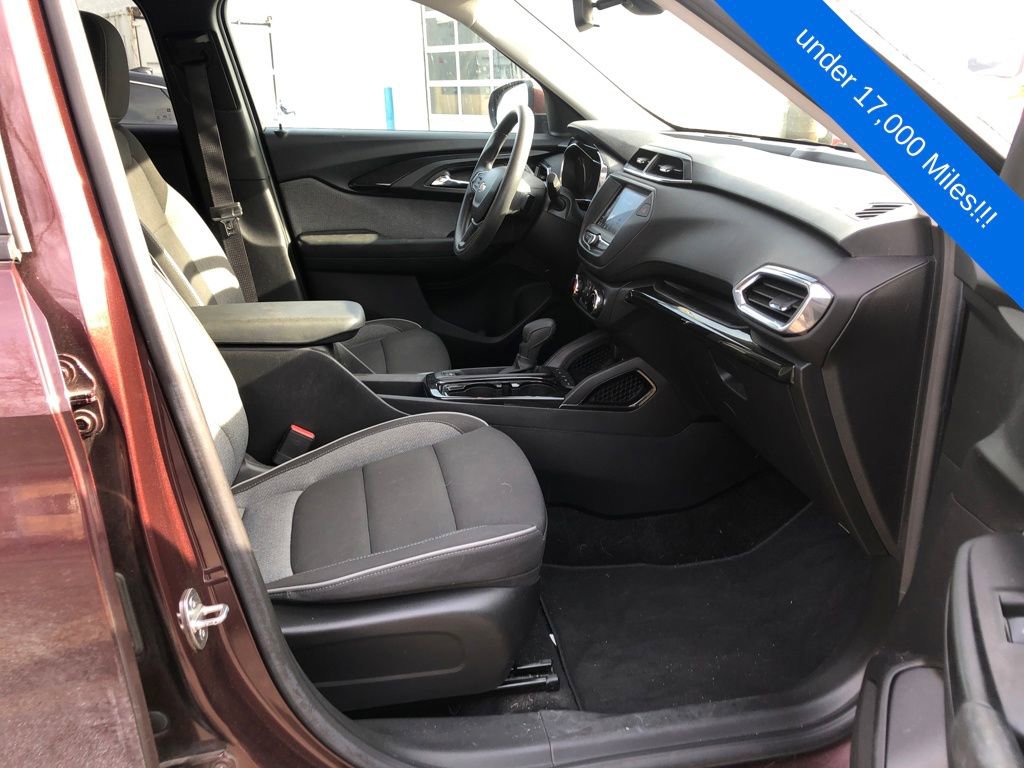 Used 2022 Chevrolet TrailBlazer LT w/ Driver Confidence Package image 18