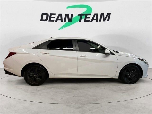 Used 2021 Hyundai Elantra SEL w/ Convenience Package image 11