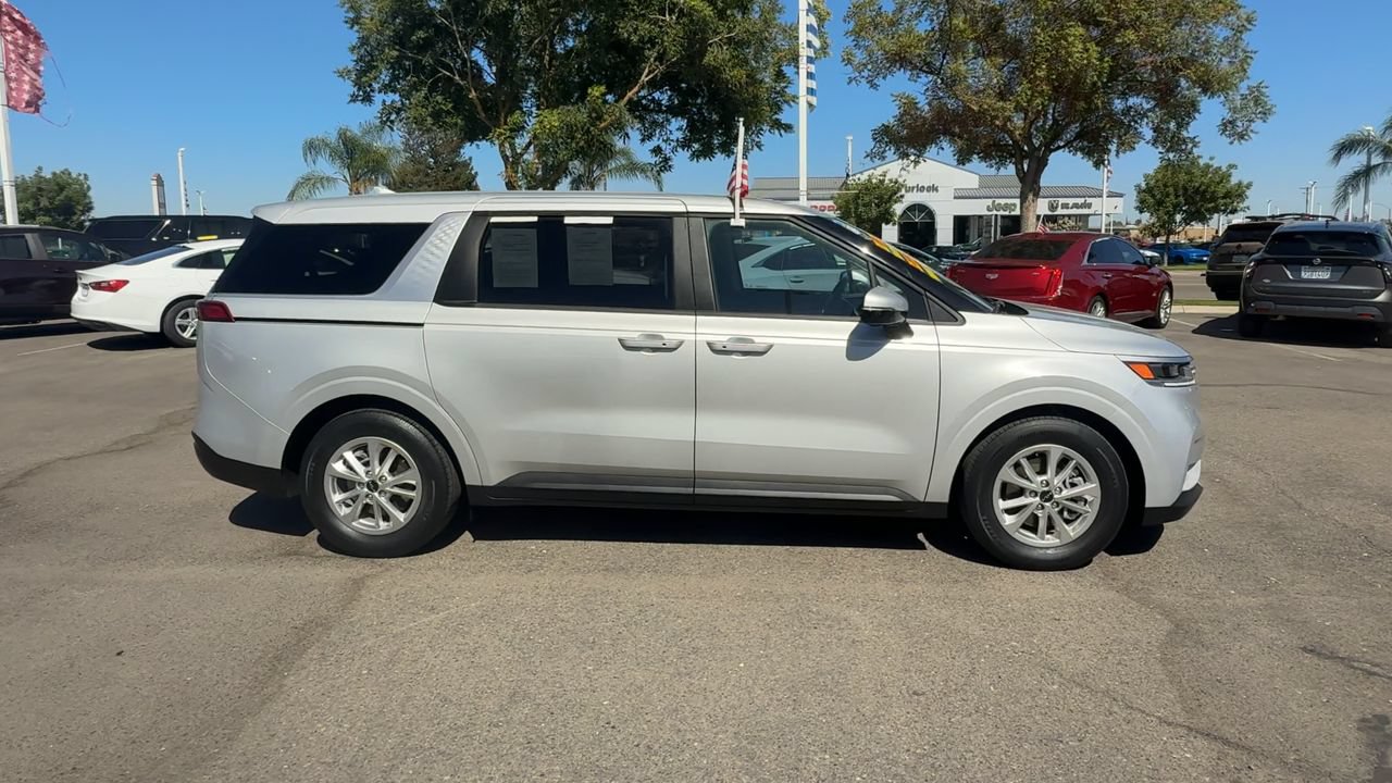 Used 2022 Kia Carnival LX FWD image 8