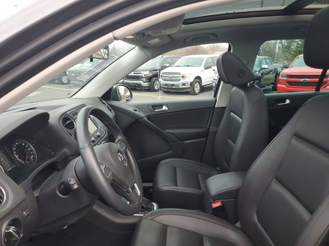 Used 2013 Volkswagen Tiguan SE image 16