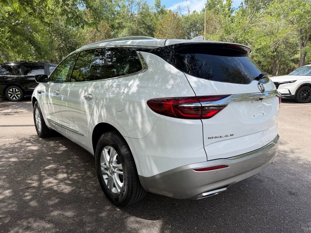 Used 2021 Buick Enclave Essence w/ Sound and Sites Package FWD image 4