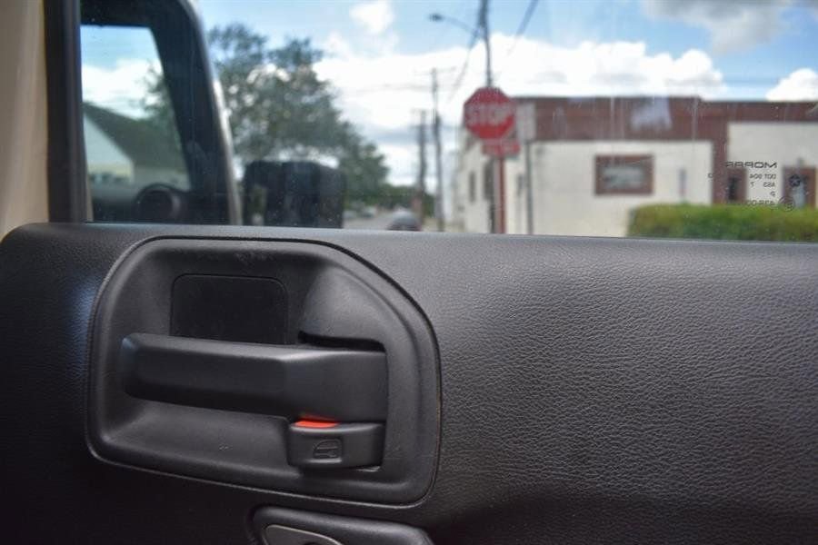 Used 2018 Jeep Wrangler Unlimited Sport S image 27