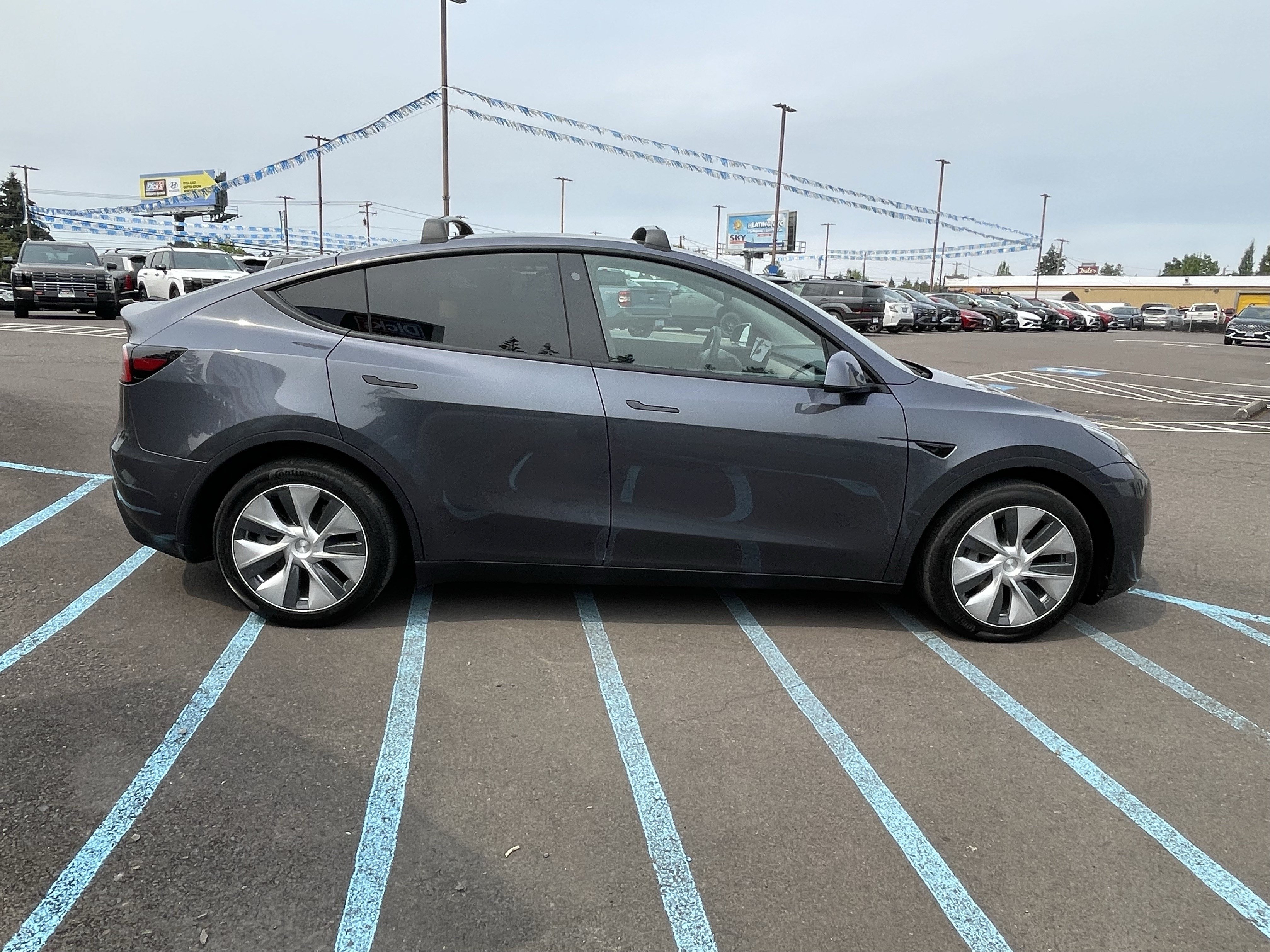 Used 2022 Tesla Model Y Long Range AWD/4WD image 6