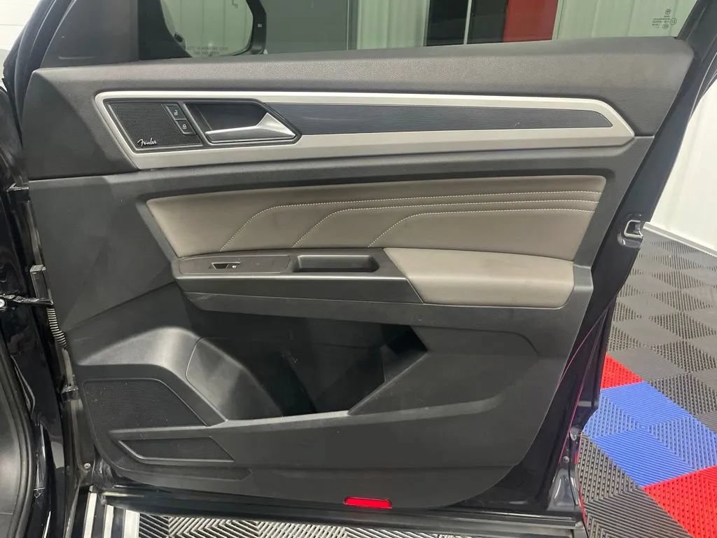 Used 2023 Volkswagen Atlas SEL Premium AWD/4WD image 10