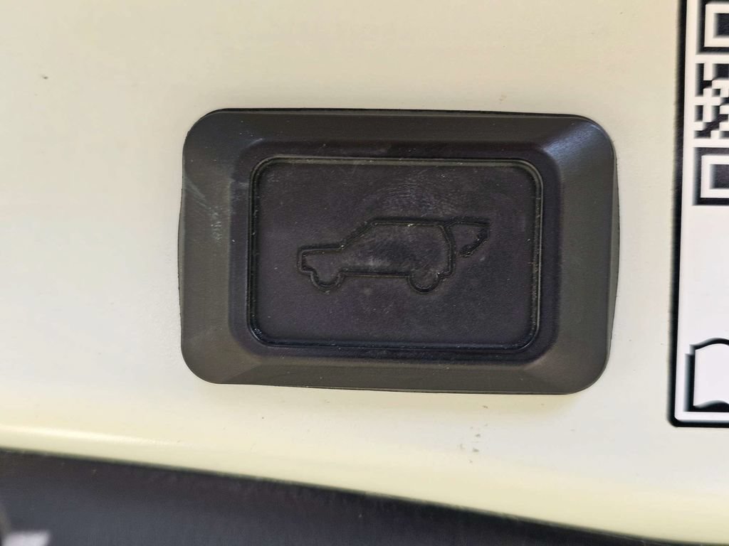 Used 2022 Toyota RAV4 Limited AWD/4WD image 13