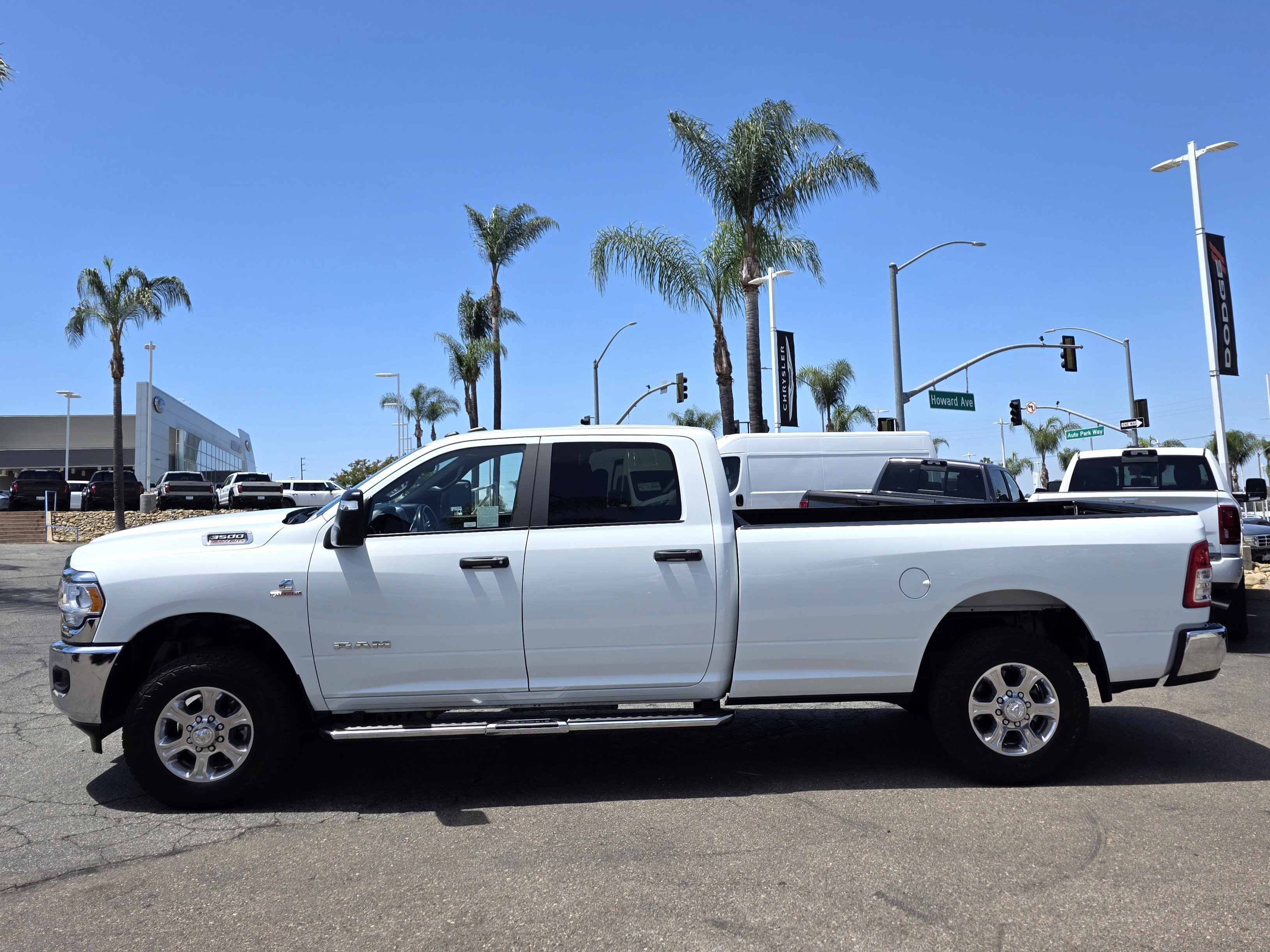 Certified 2024 RAM 3500 Big Horn AWD/4WD image 2