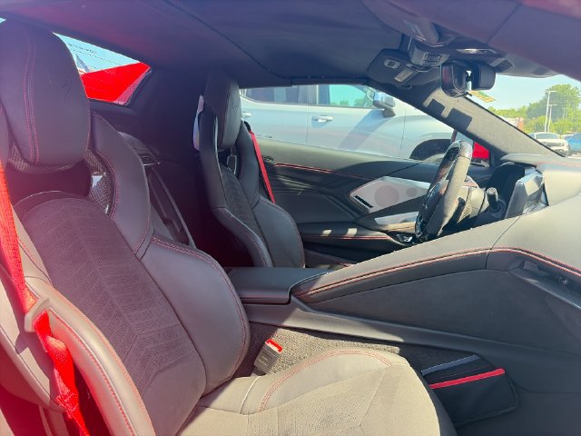 Used 2025 Chevrolet Corvette Z06 RWD image 14