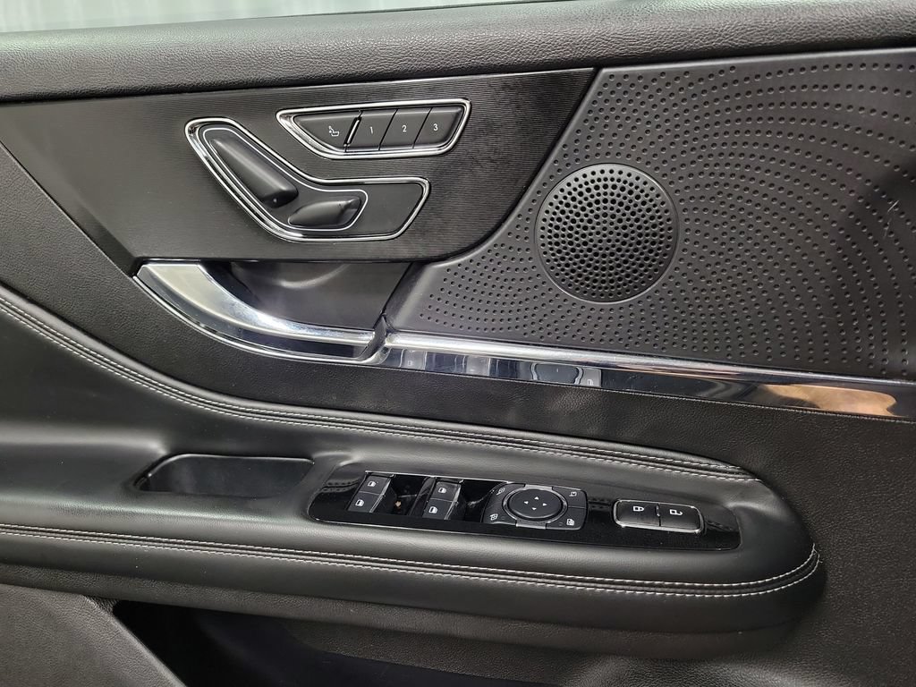 Used 2023 Lincoln Corsair FWD image 18