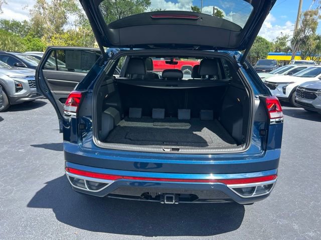Used 2020 Volkswagen Atlas Cross Sport SE w/ Panoramic Sunroof Package image 16
