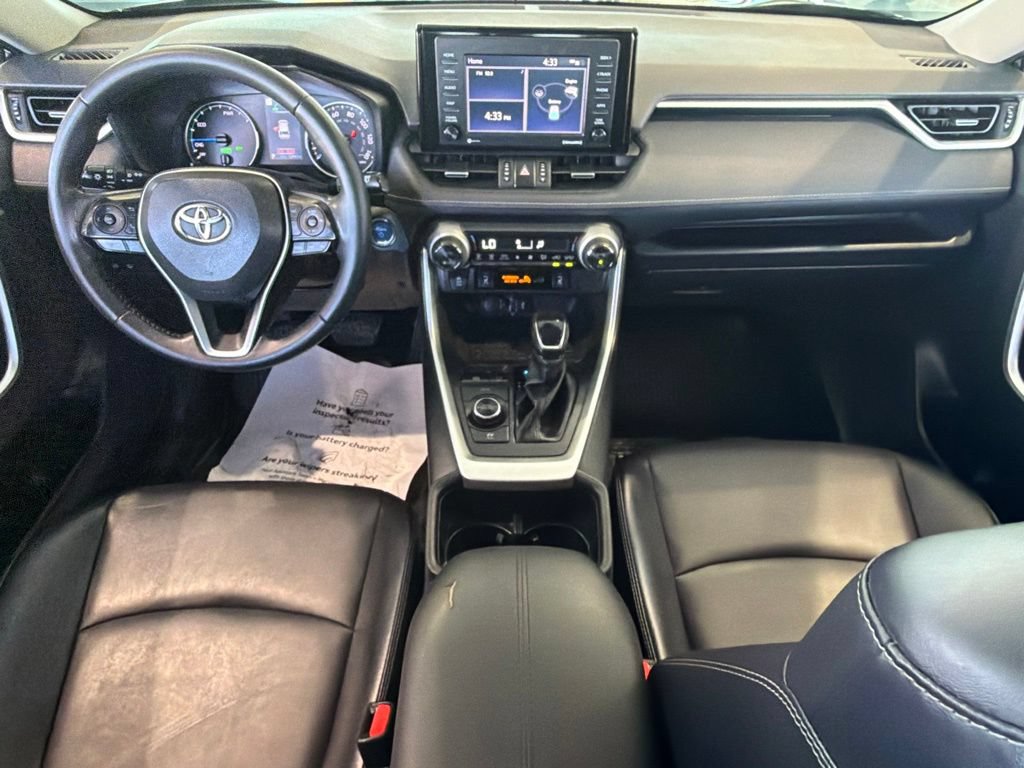 Certified 2022 Toyota RAV4 XLE Premium AWD/4WD image 33