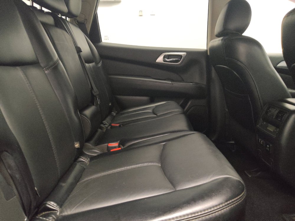Used 2020 Nissan Pathfinder SL FWD image 19