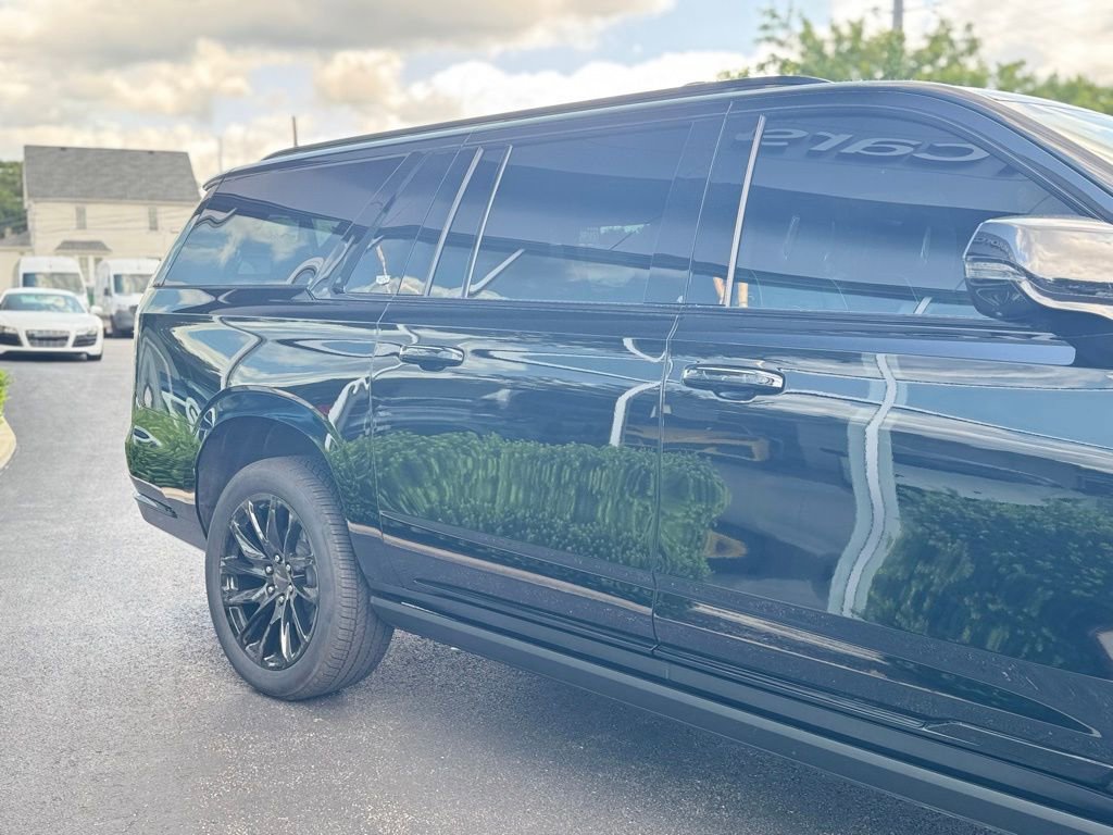 Used 2024 Cadillac Escalade ESV Sport Platinum w/ LPO, ONYX Package image 13