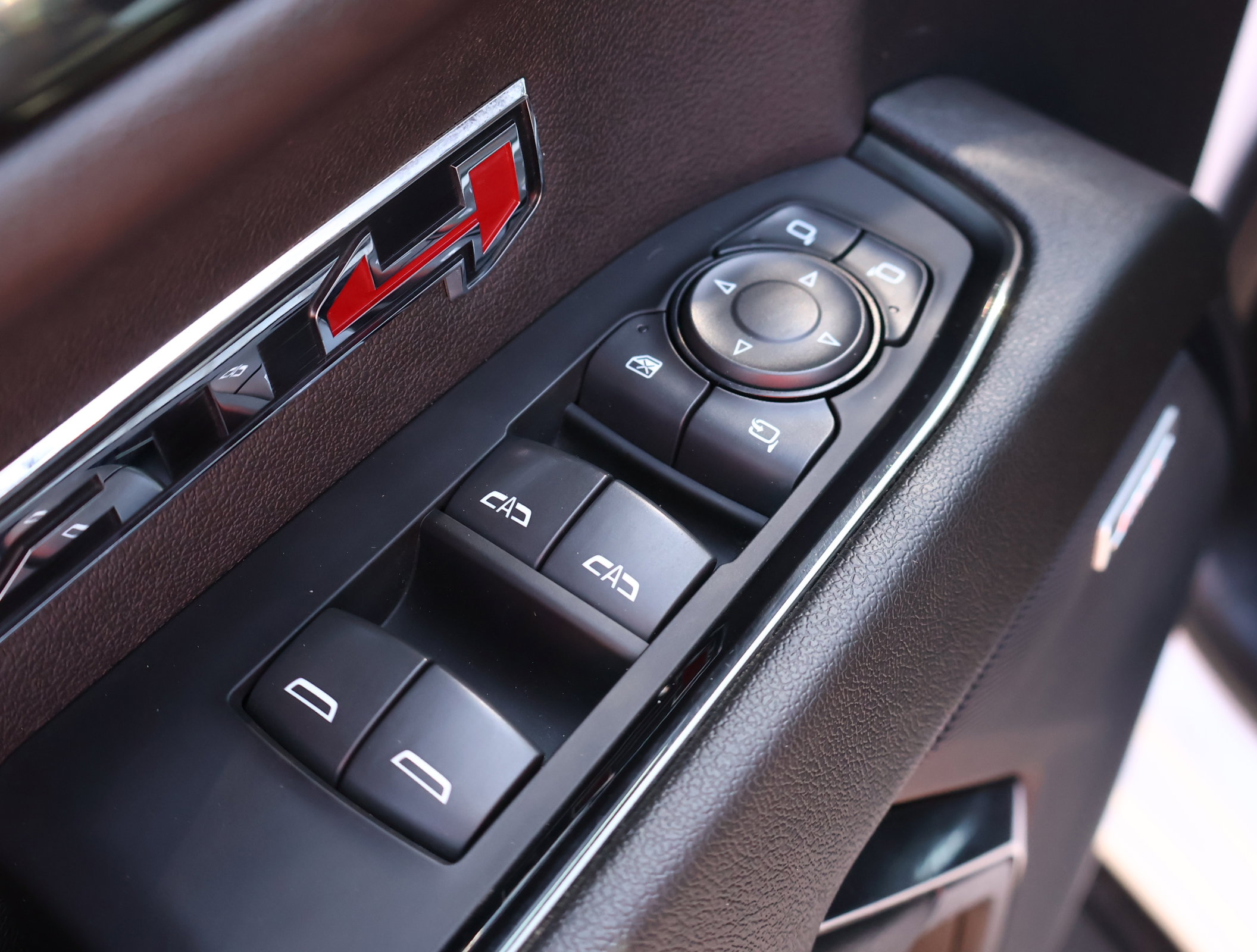 Used 2024 GMC Sierra 1500 AT4 w/ Technology Package image 8