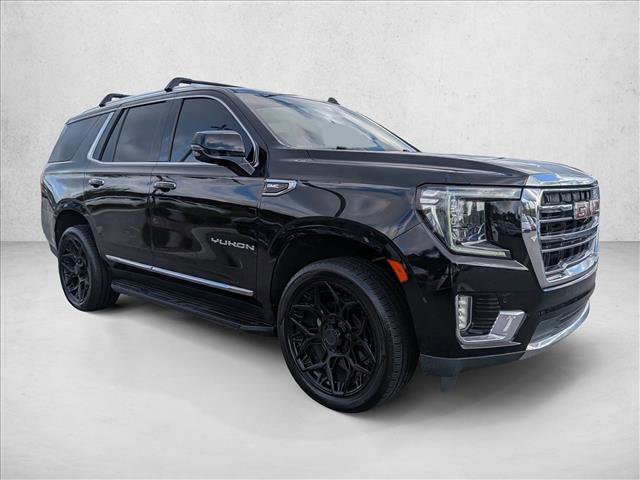 Used 2022 GMC Yukon SLT w/ SLT Premium Package AWD/4WD image 3