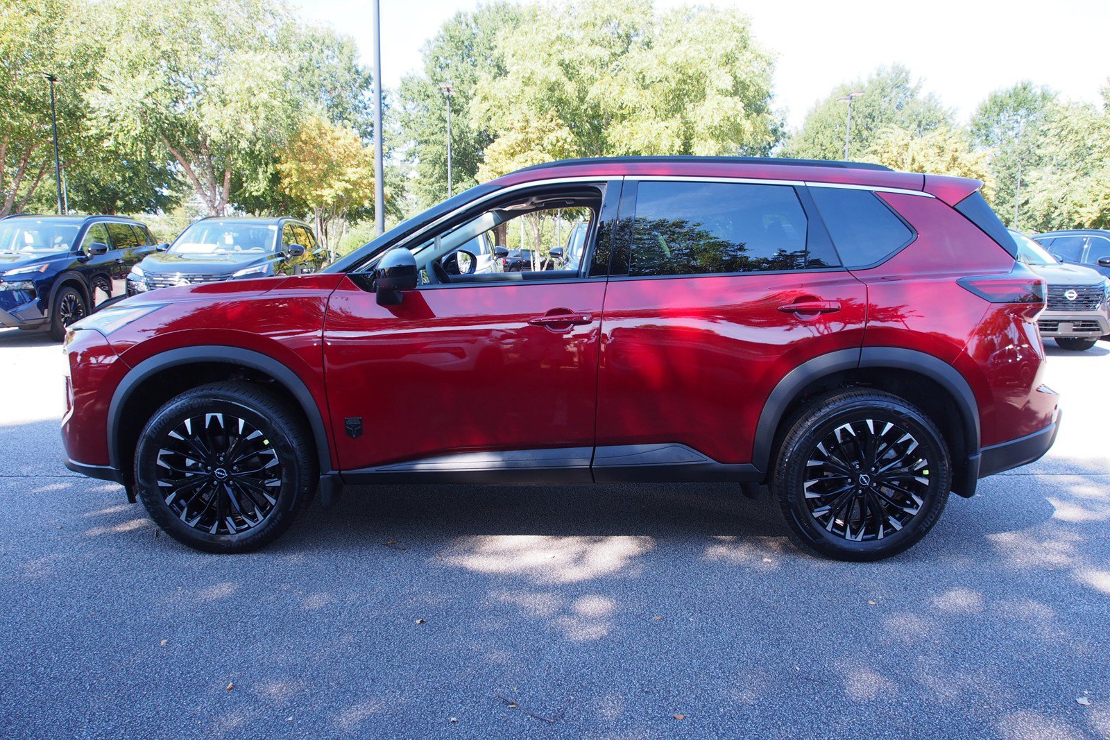 New 2026 Nissan Rogue Dark Armor FWD image 4