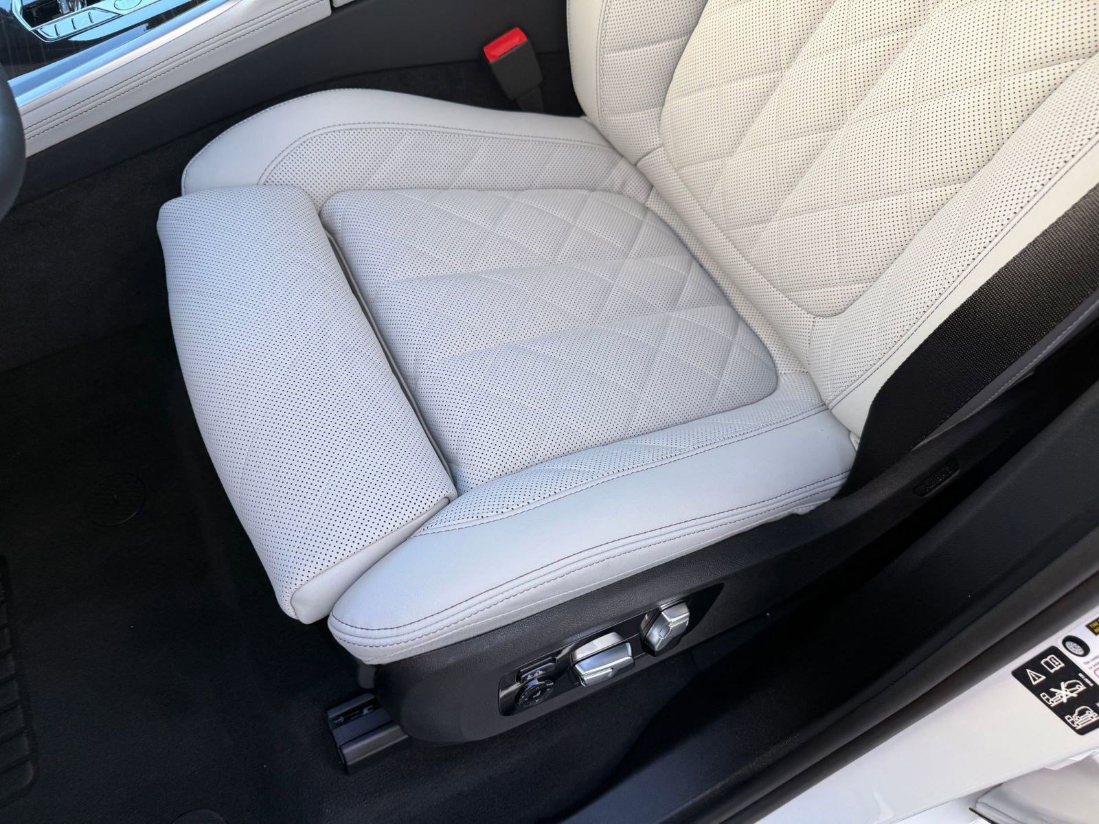 New 2026 BMW X7 xDrive40i w/ Executive Package image 12