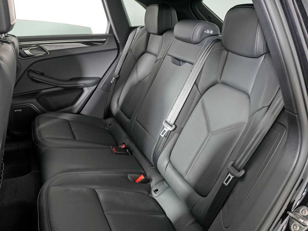 New 2026 Porsche Macan AWD/4WD image 31