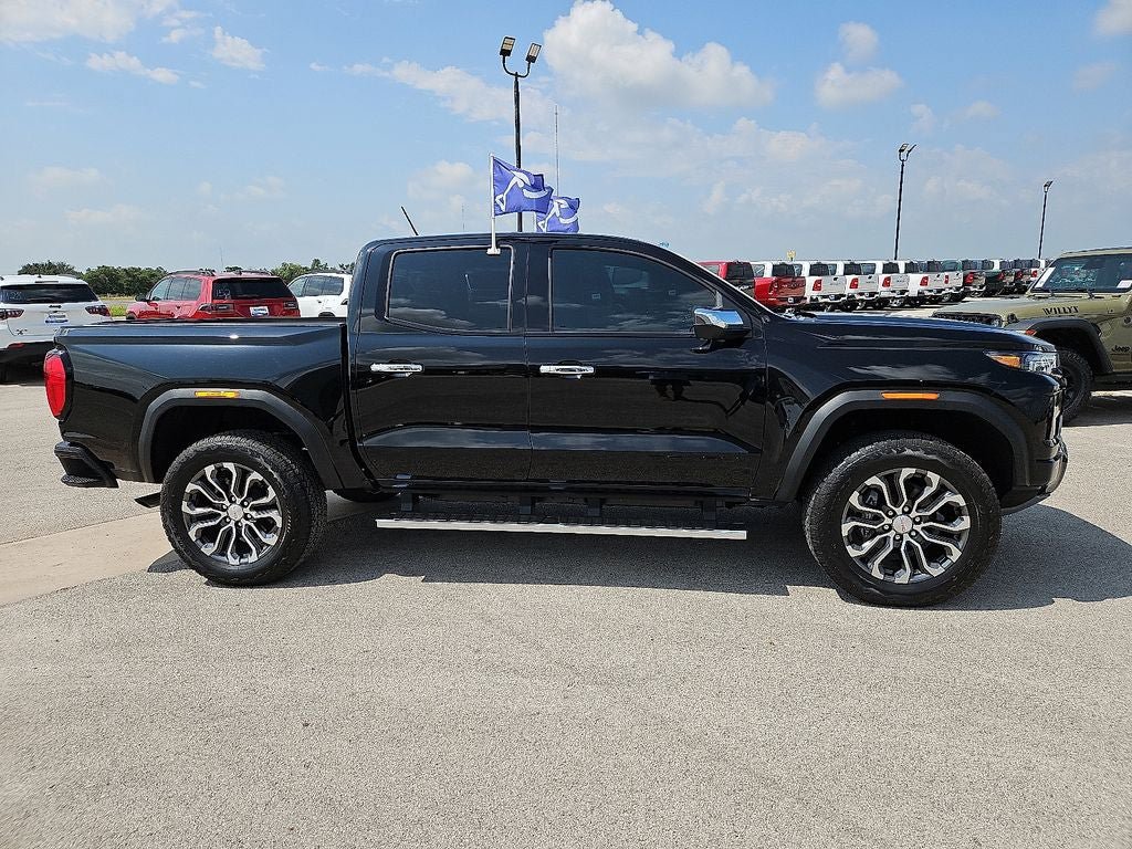 Used 2026 GMC Canyon Denali w/ LPO, Black Badging Package AWD/4WD image 9